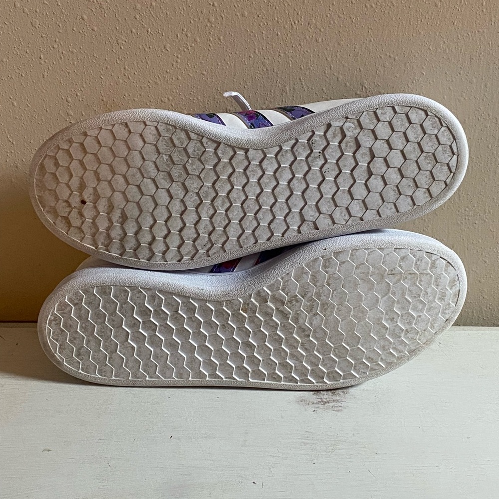 ADIDAS X Farm Rio Grand Court Leather Floral Art Shoes
EGO536 Women's Size 9.5 - Picture 11 of 12